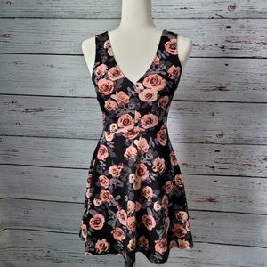 Forever 21 Dark Floral Print Sleeveless Dr…